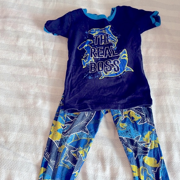 Boys glow in the dark shark pajama set - Picture 1 of 4